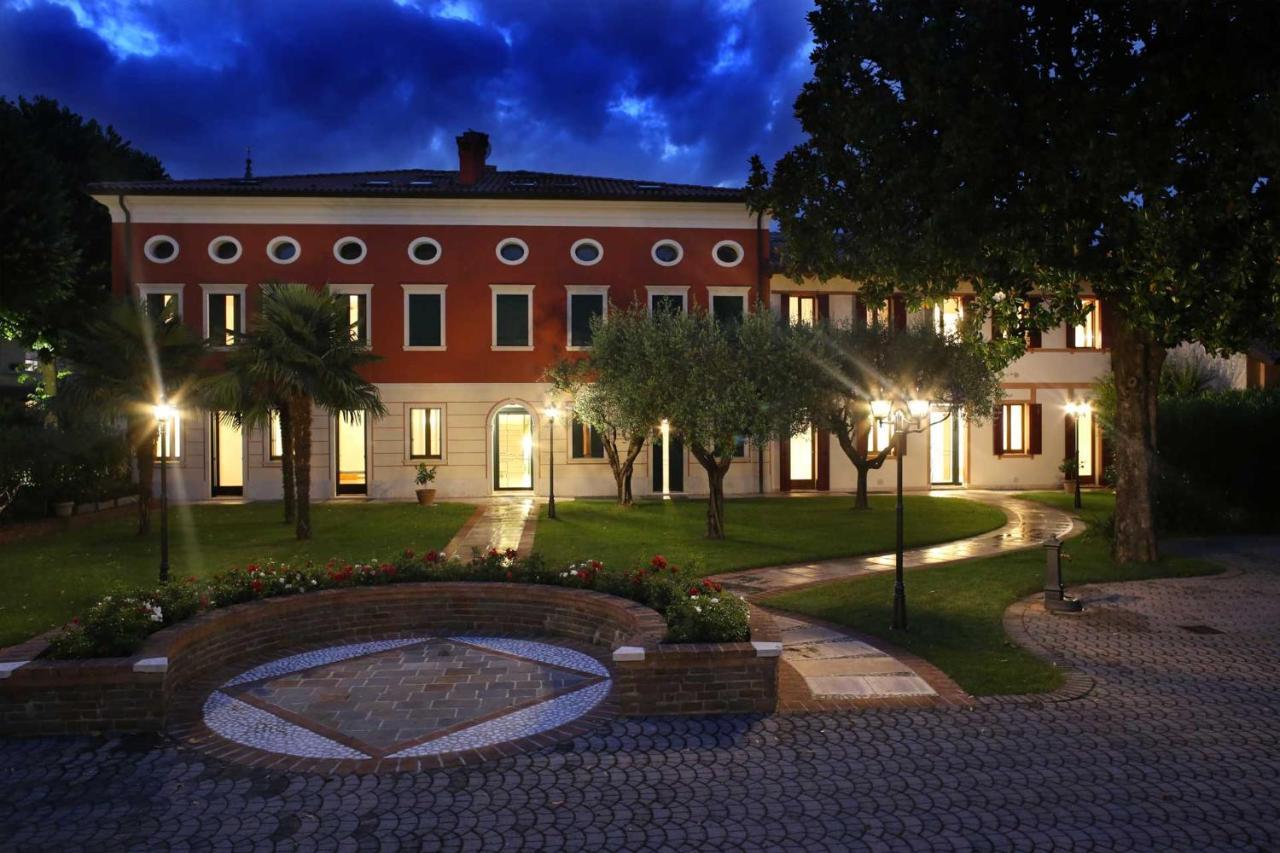 Villa Tiziano Residence Rosà Exterior photo