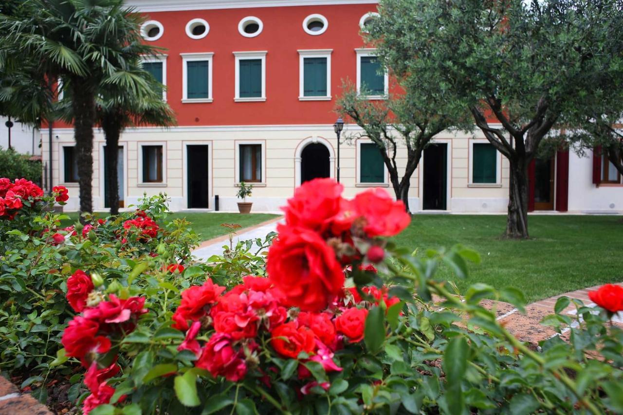 Villa Tiziano Residence Rosà Exterior photo